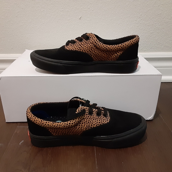 Vans - Picture 4 of 4